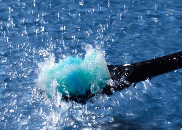 電動(dòng)牙刷清潔 電動(dòng)牙刷市場(chǎng)的發(fā)展?jié)摿Ψ治? width=